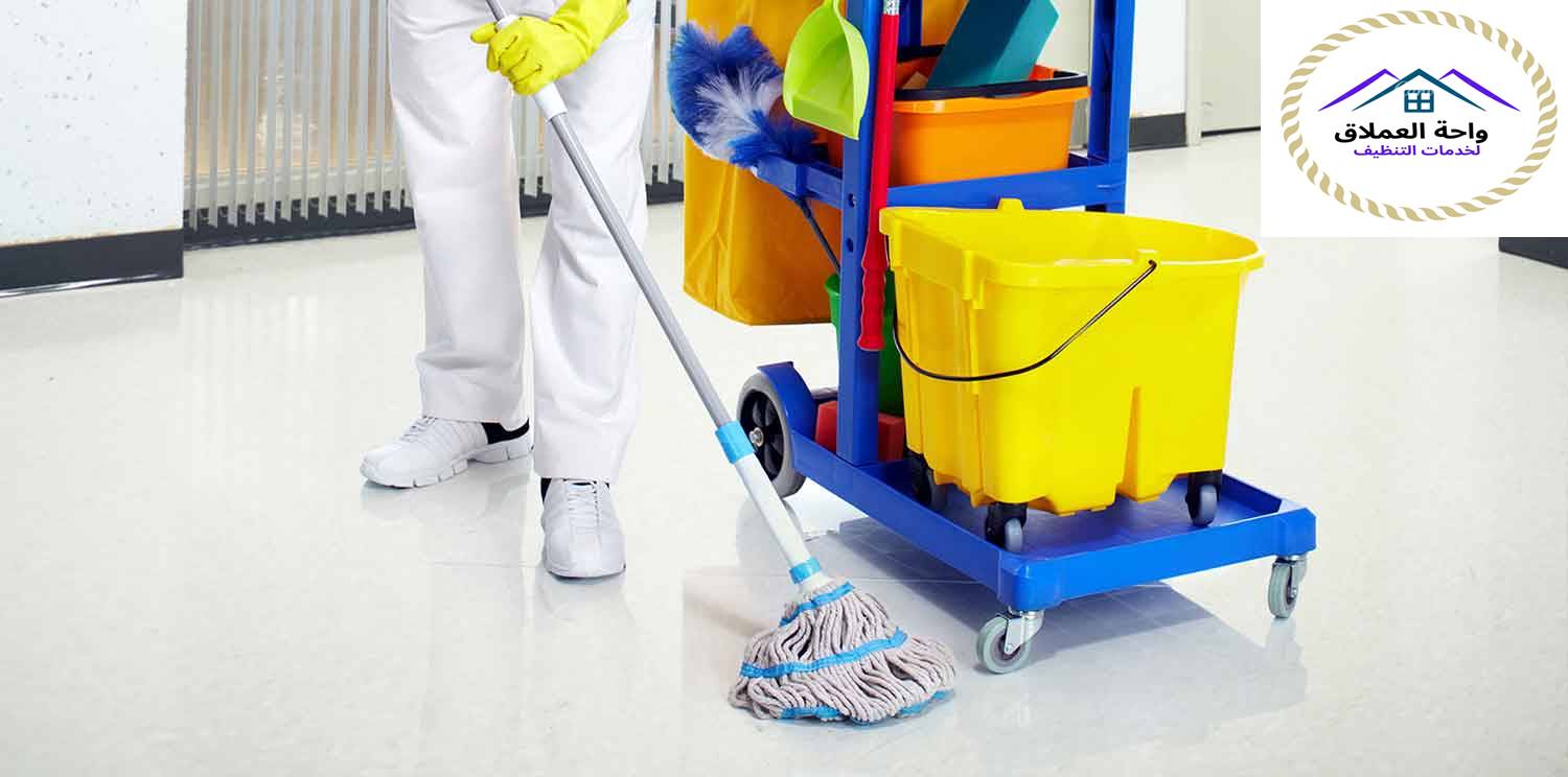شركة تنظيف دبي بالساعات - واحة العملاق