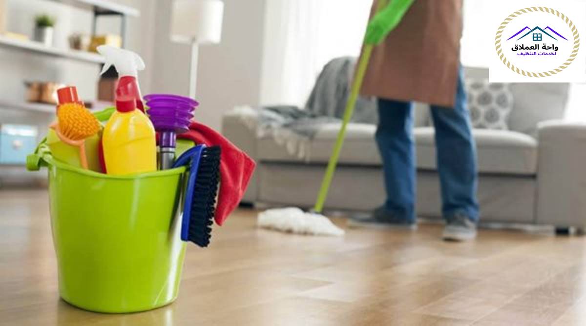خدمات تنظيف بالساعة دبي - واحة العملاق لخدمات التنظيف