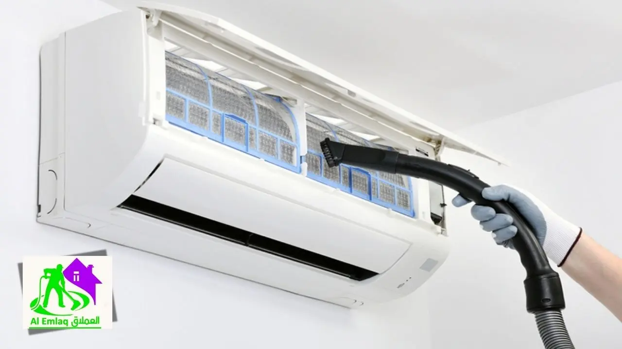 تنظيف مكيفات في العين