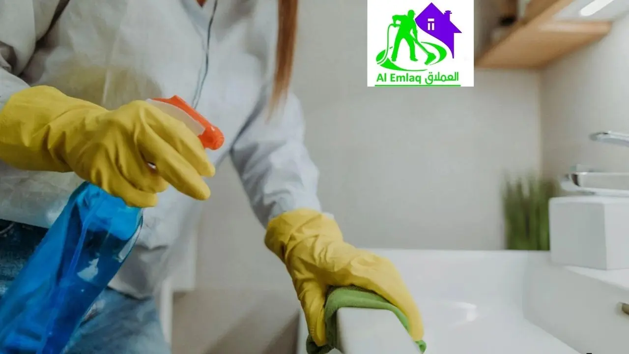تطهير الحمامات في المنازل العين